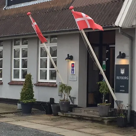 瑞博格酒店 比隆