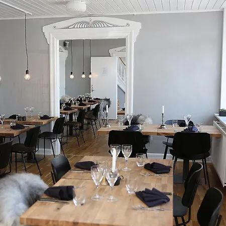 瑞博格酒店 比隆