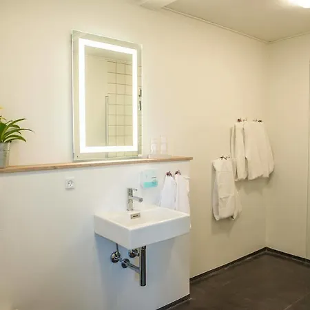 瑞博格酒店 3* 比隆