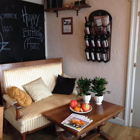 瑞博格酒店 酒店 比隆